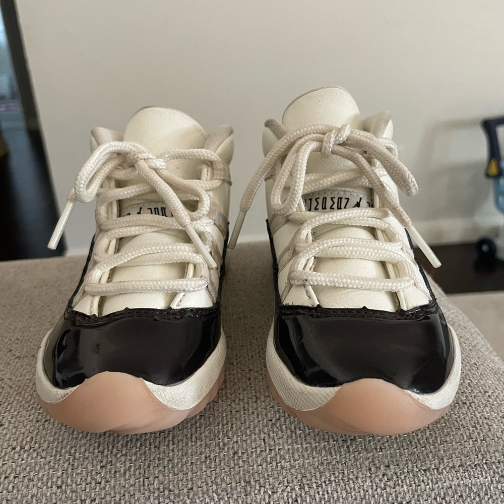 Kids Jordan 11 Retro 9C